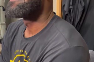 詹姆斯：我们失误太多！战术执行不到位！得正视问题看录像调整！